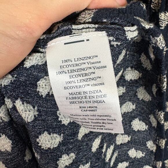 Faherty Emery Peasant Blouse in Lotus Floral Print Tie V Neckline Medium - Picture 6 of 6